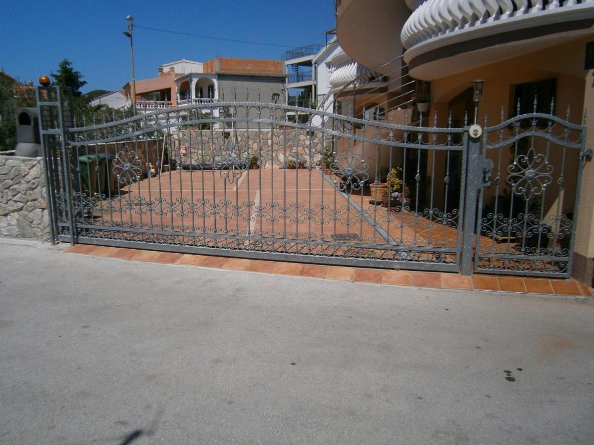 Apartments With A Parking Space Vodice - 13973 מראה חיצוני תמונה